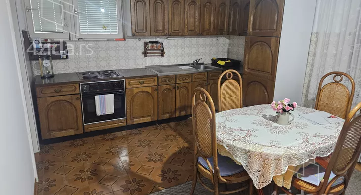 4-etažna kuća | 4zida