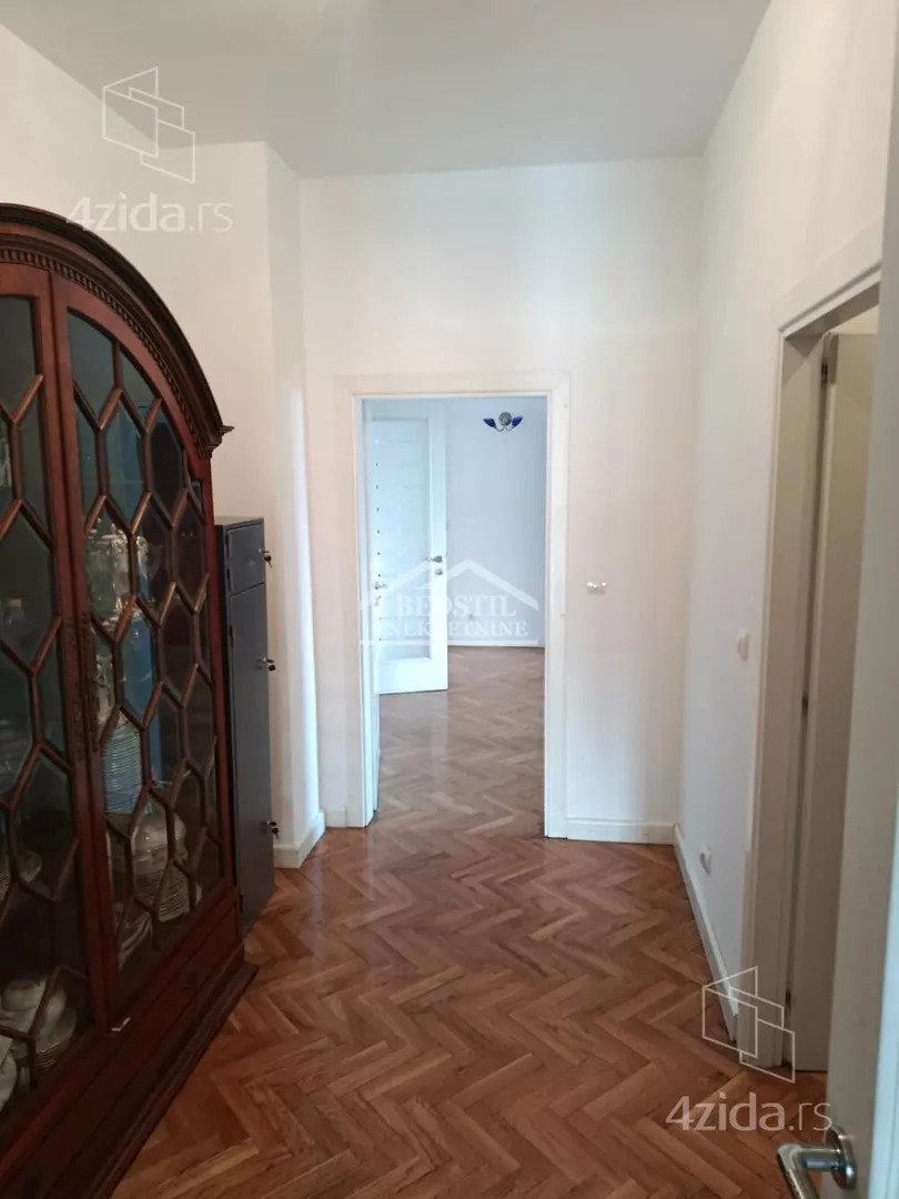 Šestosoban stan | 4zida