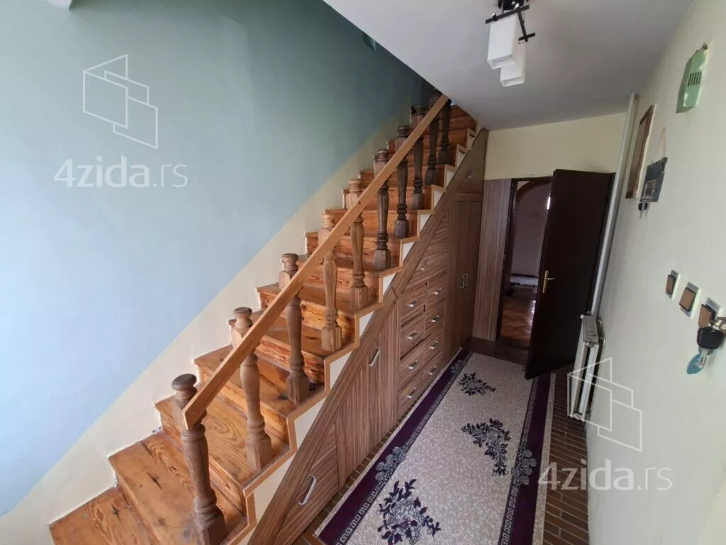 3-etažna kuća | 4zida