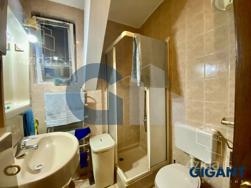 Petosoban stan | 4zida