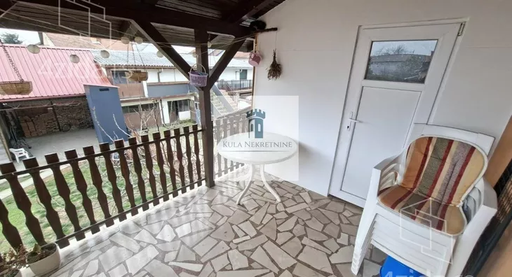 Troiposoban stan | 4zida