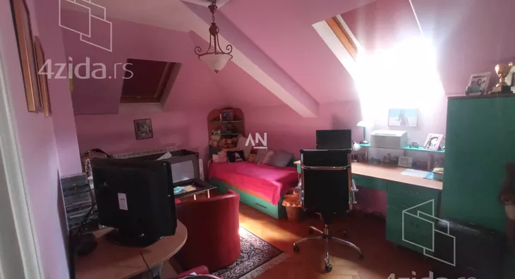 Petosoban stan | 4zida