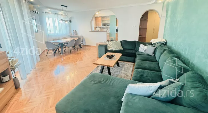 Četvoroiposoban stan | 4zida