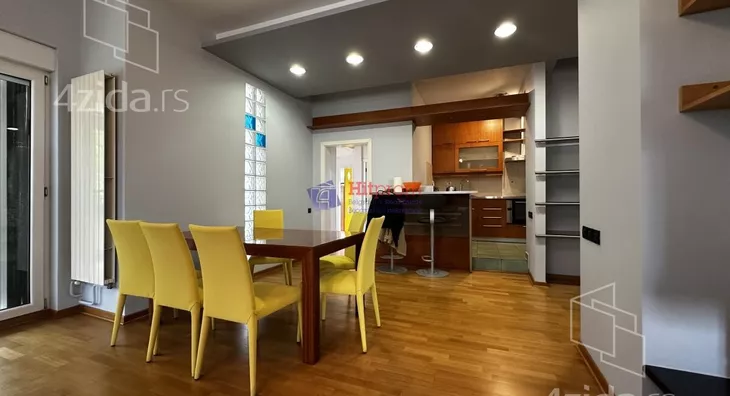 Četvoroiposoban stan | 4zida