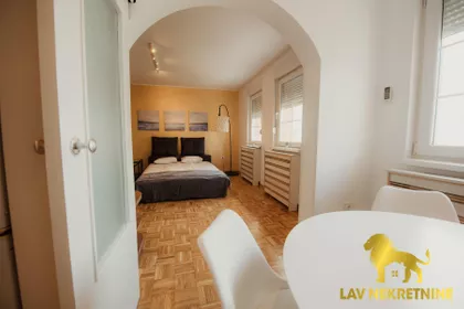 JUGOVICEVA | 4zida.rs