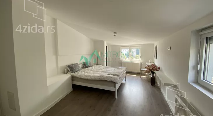 Četvoroiposoban stan | 4zida