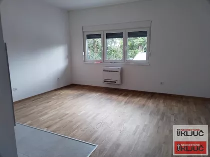 Lipov Gaj | 4zida.rs