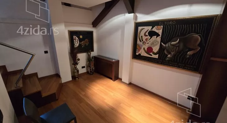 Šestosoban stan | 4zida