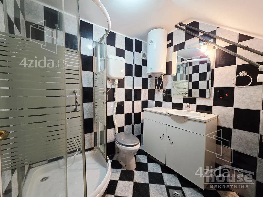 Troiposoban stan | 4zida