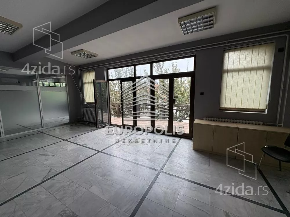 Lokal | 4zida