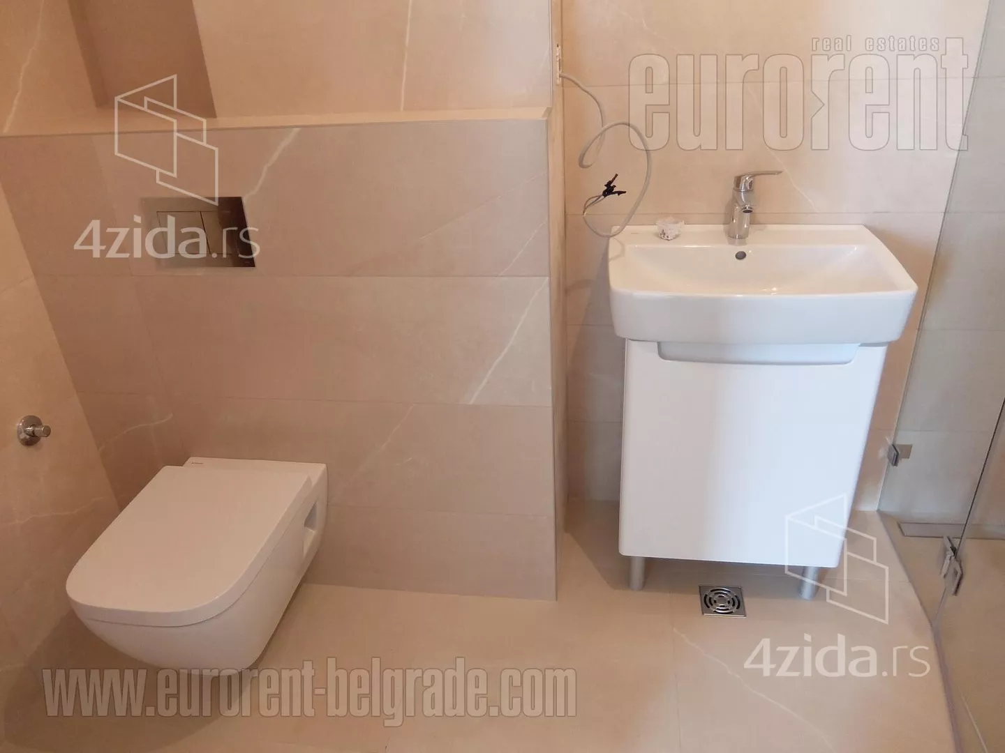 Četvoroiposoban stan | 4zida