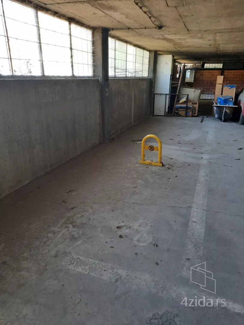 Parking | 4zida