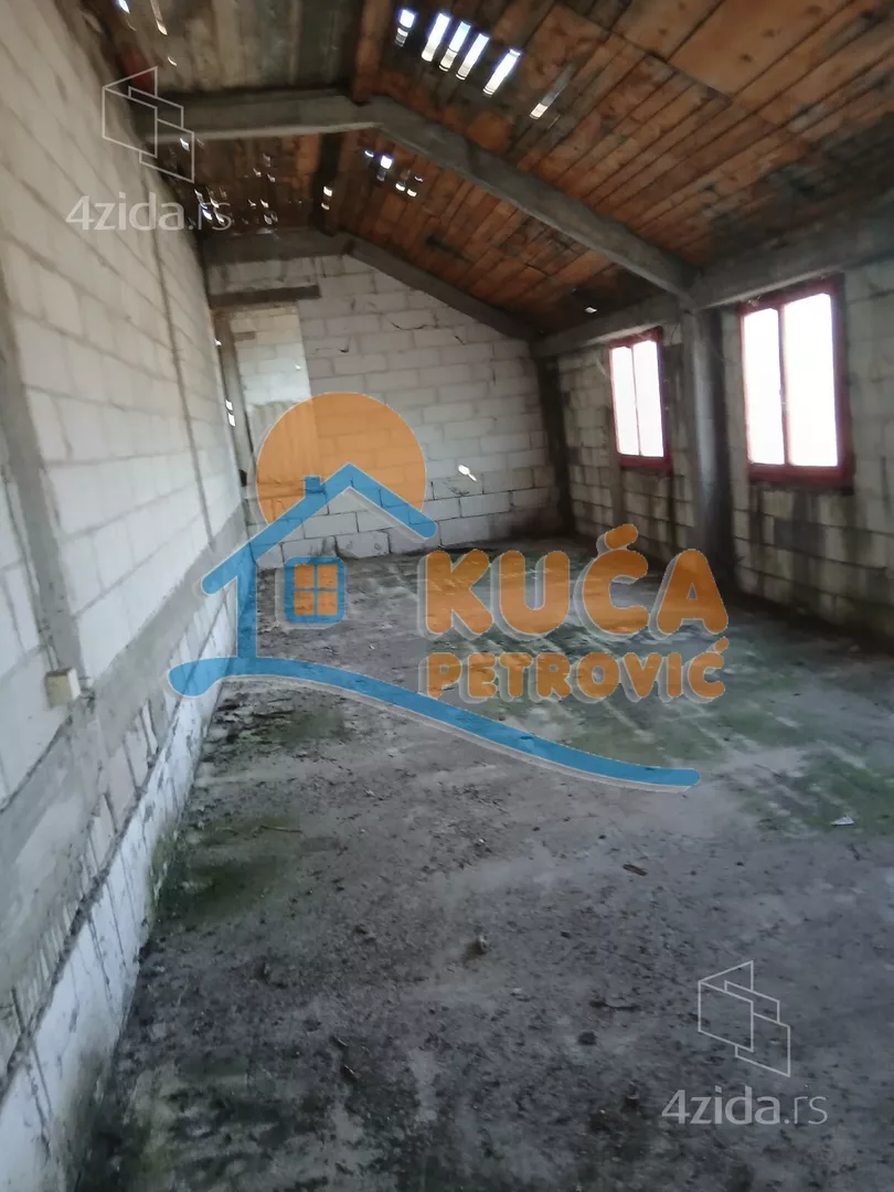 Lokal | 4zida