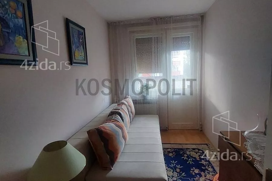 Šestosoban stan | 4zida