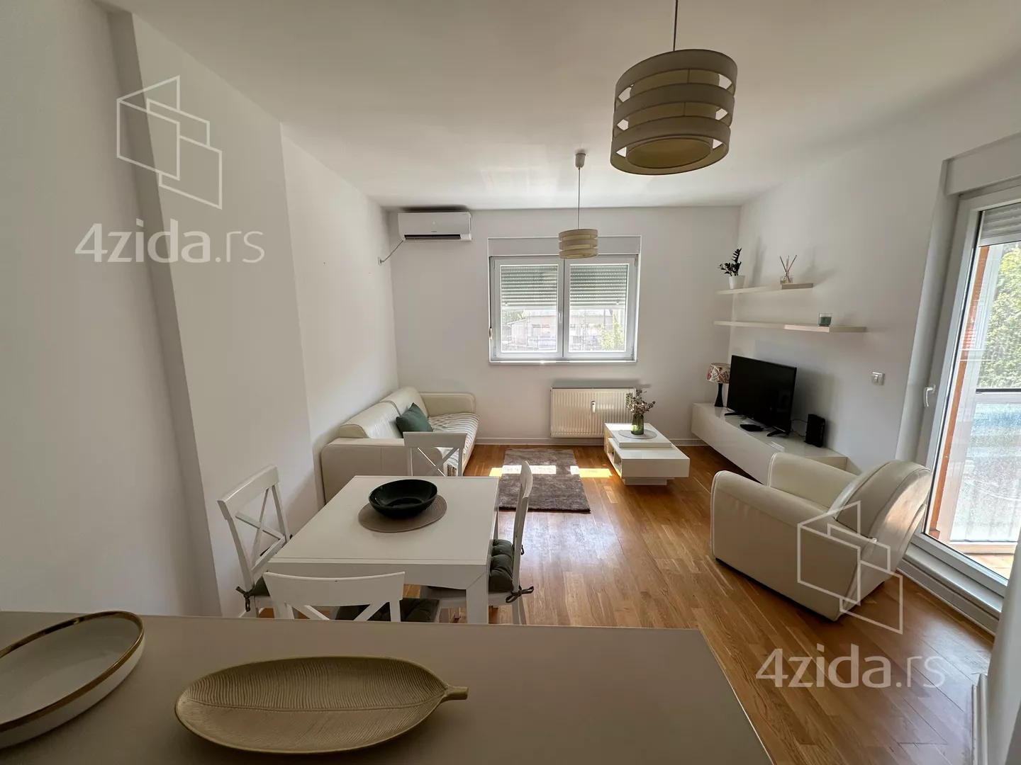 Dvoiposoban stan | 4zida