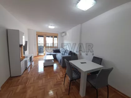 Prvomajska | 4zida.rs