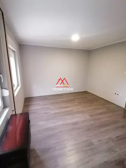 Cetinjska | 4zida.rs