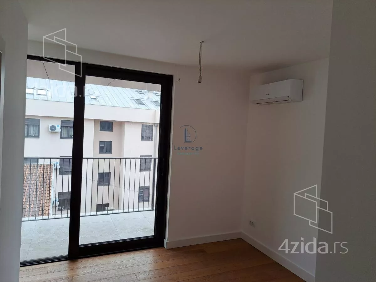 Petosoban stan | 4zida