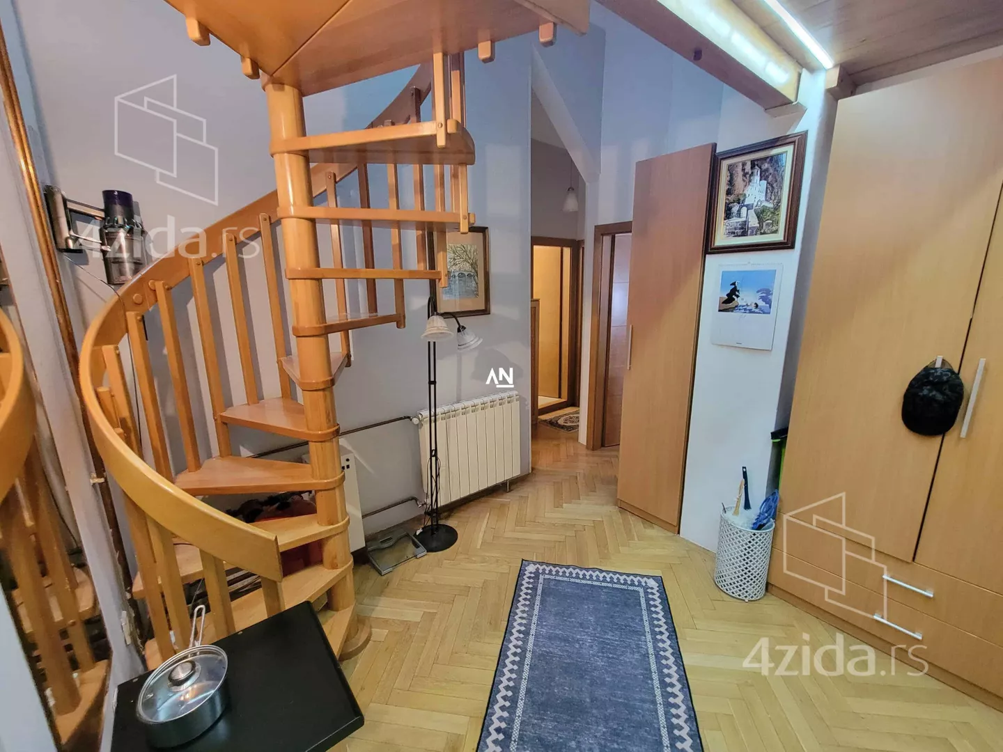 Troiposoban stan | 4zida