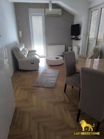 LAZE KOSTIĆA | 4zida.rs