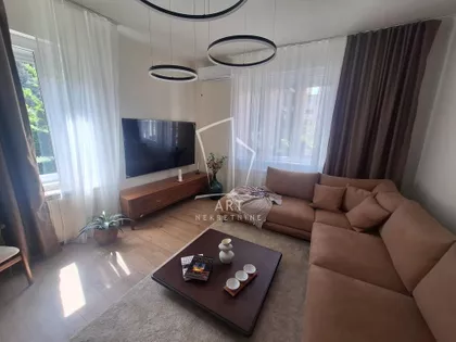 Albanske spomenice | 4zida.rs