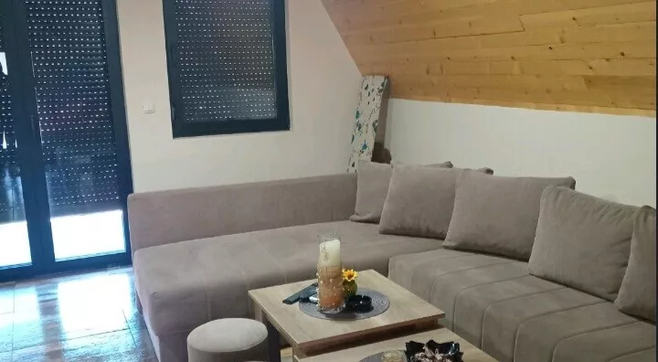 5-etažna kuća | 4zida