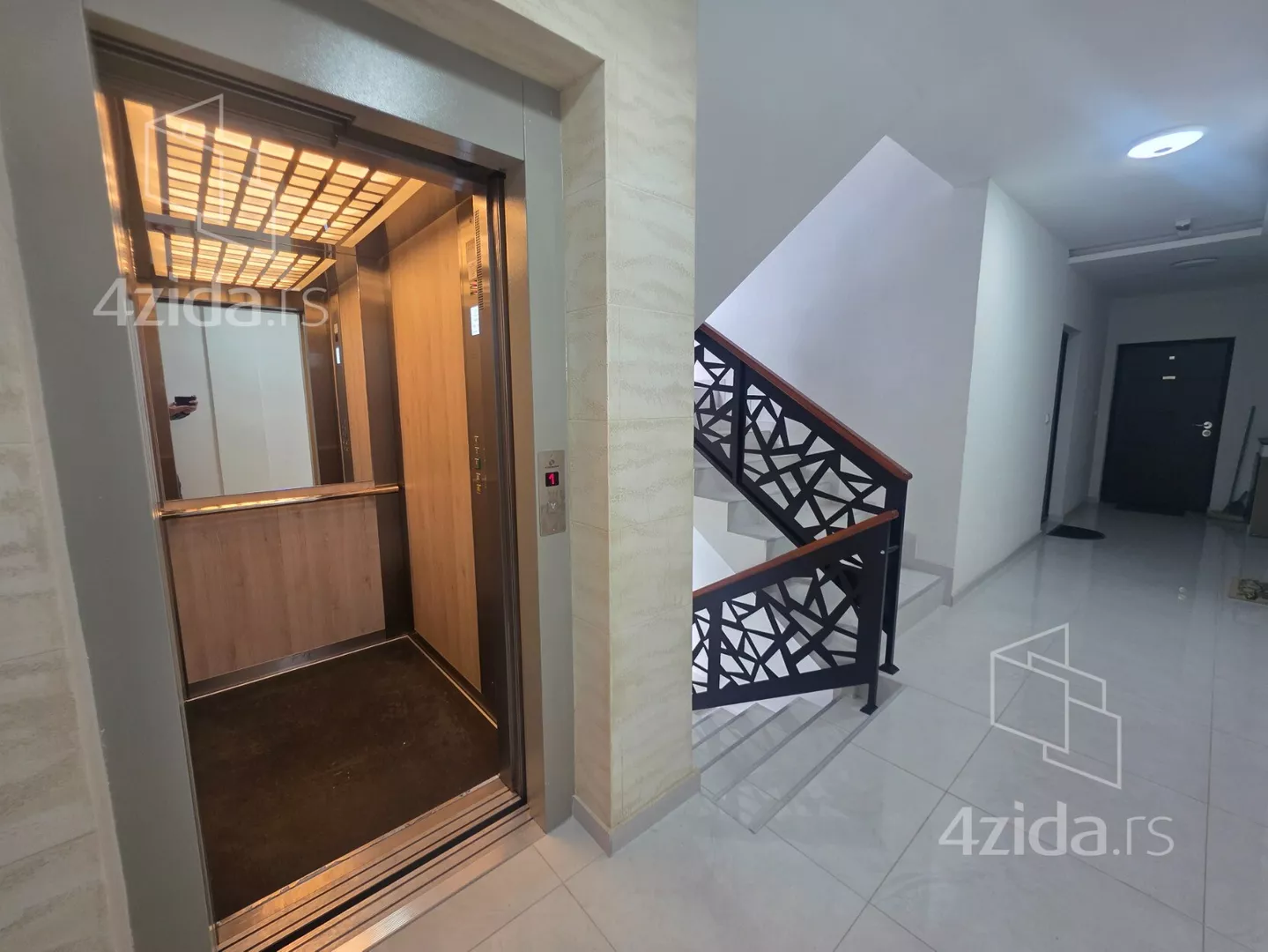 Troiposoban stan | 4zida