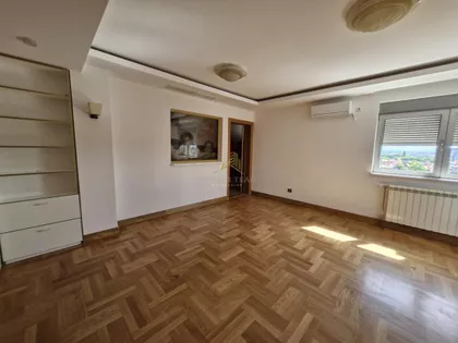 Vašarište | 4zida.rs