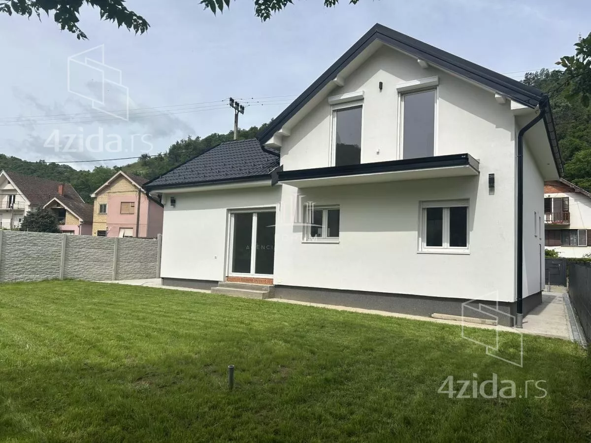 Kuća | 4zida