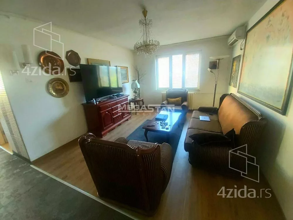 Troiposoban stan | 4zida