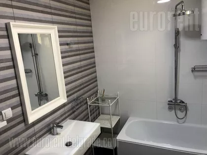 CRVENI KRST | 4zida.rs