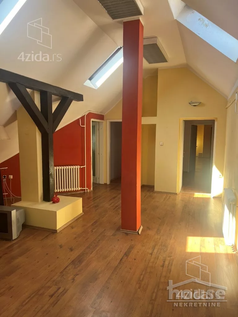 Petosoban stan | 4zida