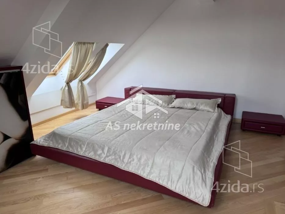 Četvoroiposoban stan | 4zida