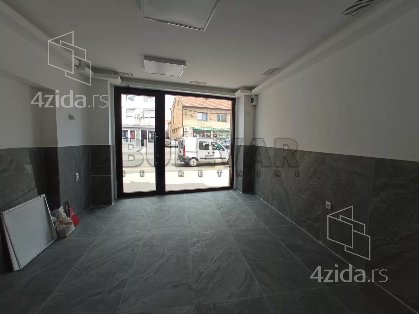 Lokal | 4zida