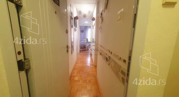 Petosoban stan | 4zida