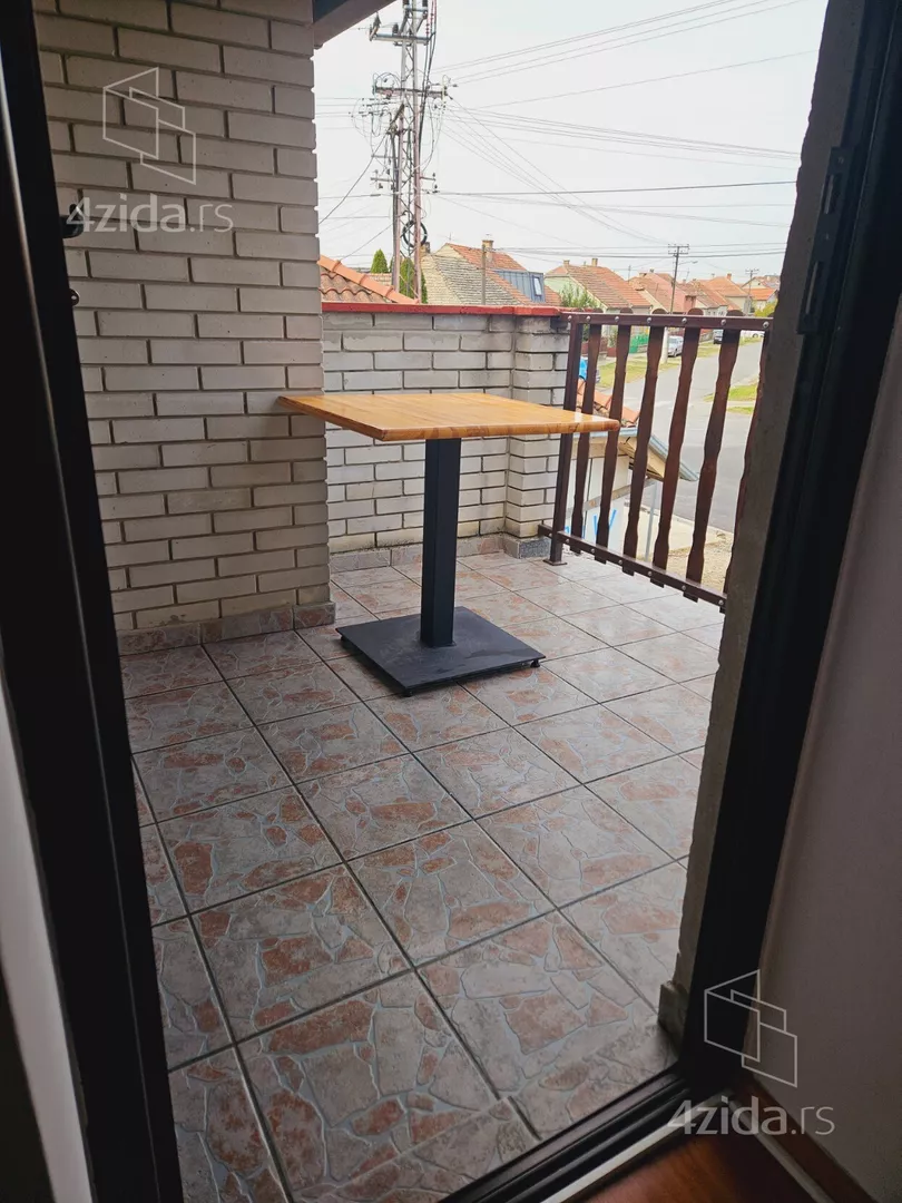 Petosoban stan | 4zida