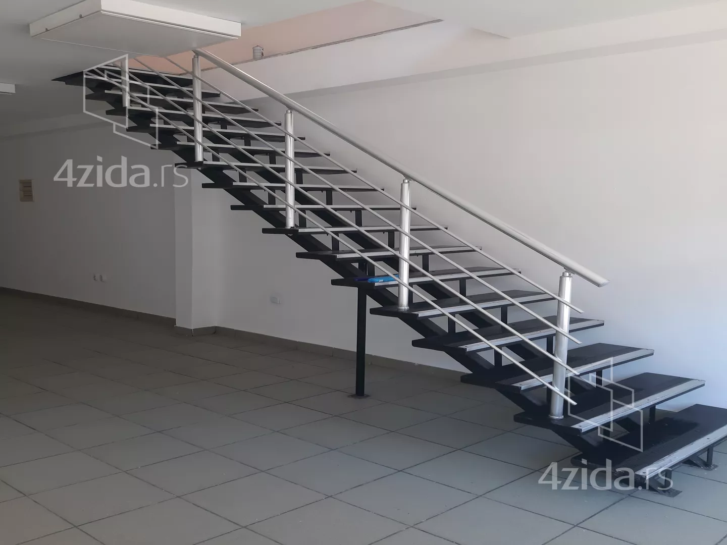 Lokal | 4zida