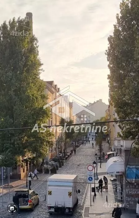 Četvoroiposoban stan | 4zida