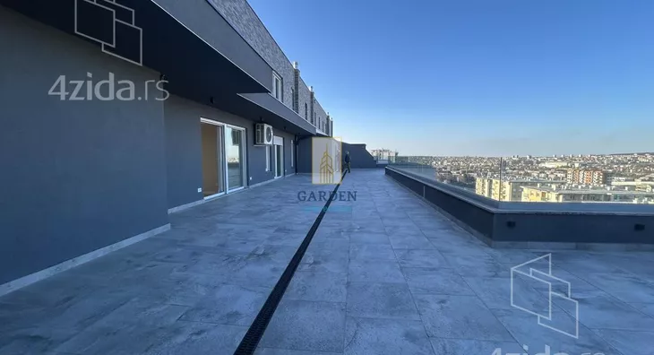 Četvoroiposoban stan | 4zida