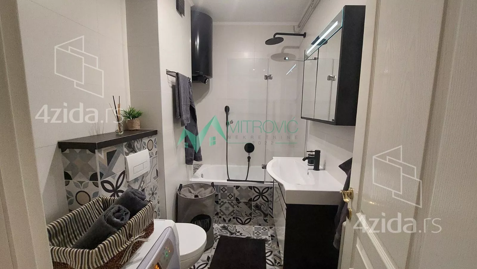 Troiposoban stan | 4zida