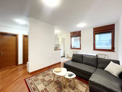 Jovana Ćirilova | 4zida.rs