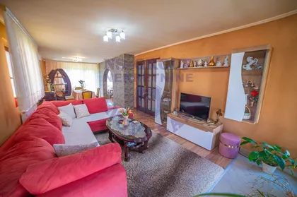 Lipov Gaj | 4zida.rs