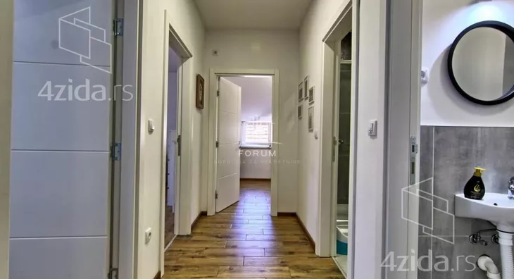 Četvoroiposoban stan | 4zida