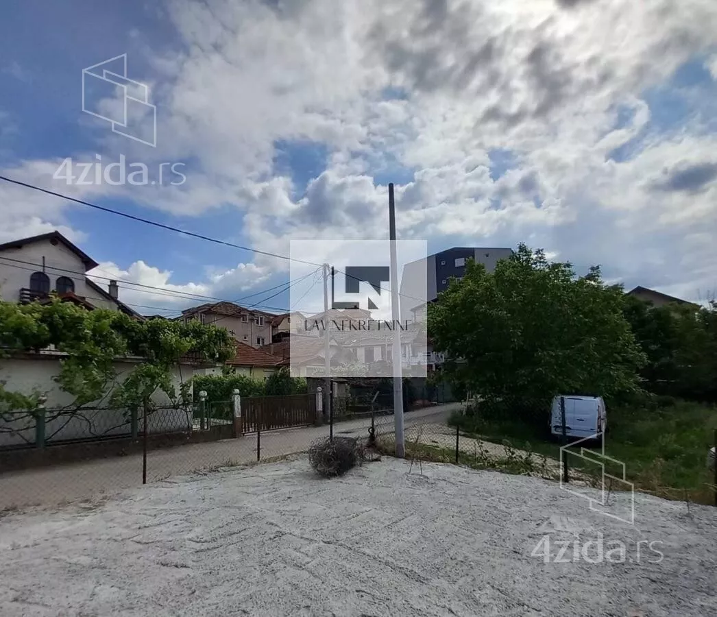 Plac | 4zida