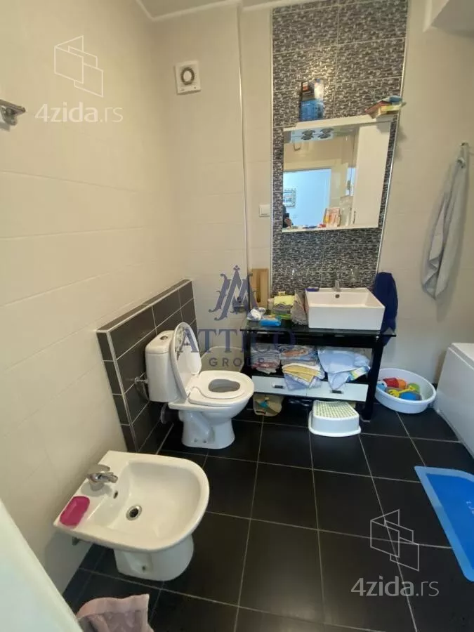 Troiposoban stan | 4zida