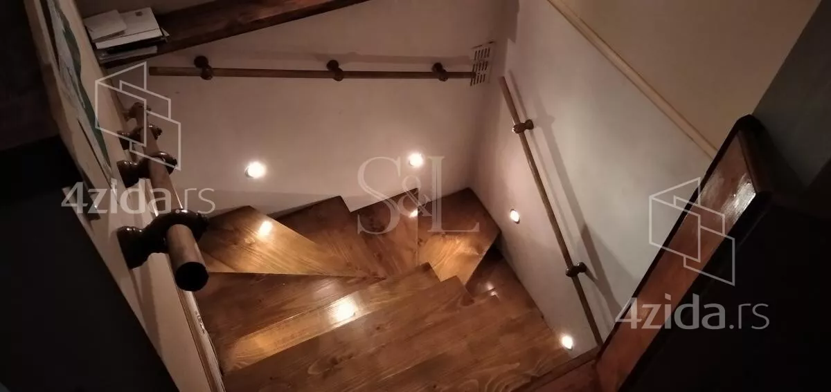 Šestosoban stan | 4zida