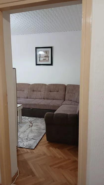 Kneza Lazara 14 | 4zida.rs