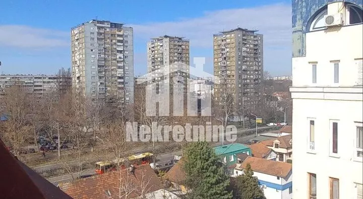 Četvoroiposoban stan | 4zida