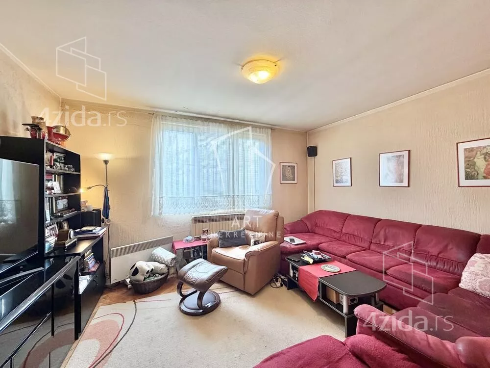 Petosoban stan | 4zida