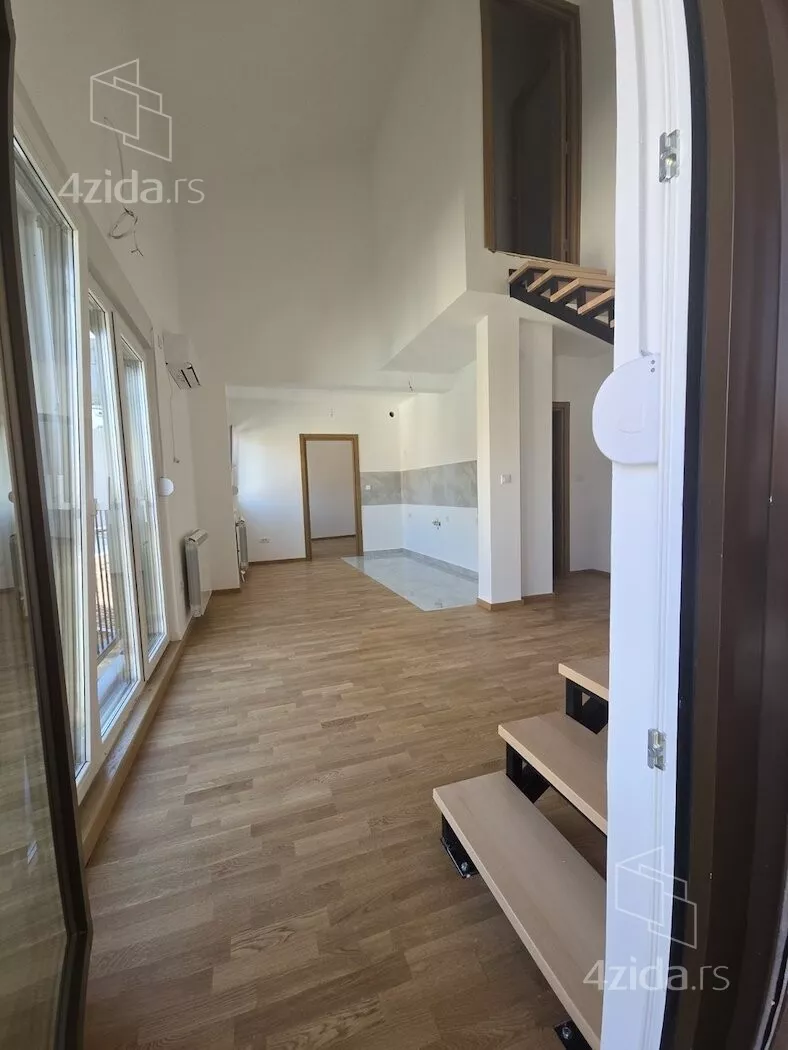 Četvoroiposoban stan | 4zida